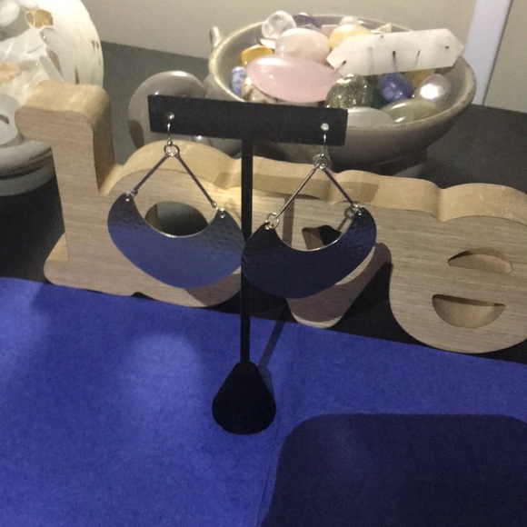 Jewelry - 🔴 Silver Drop Earrings